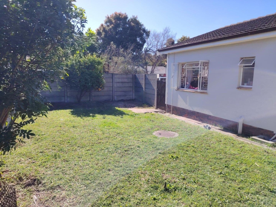 To Let 4 Bedroom Property for Rent in Stellenberg Western Cape